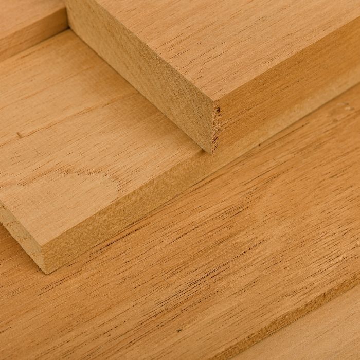 Albero Di Cedro Rosso Alto Con Trama Ampia E Corteccia Immagine Stock - Foto 4